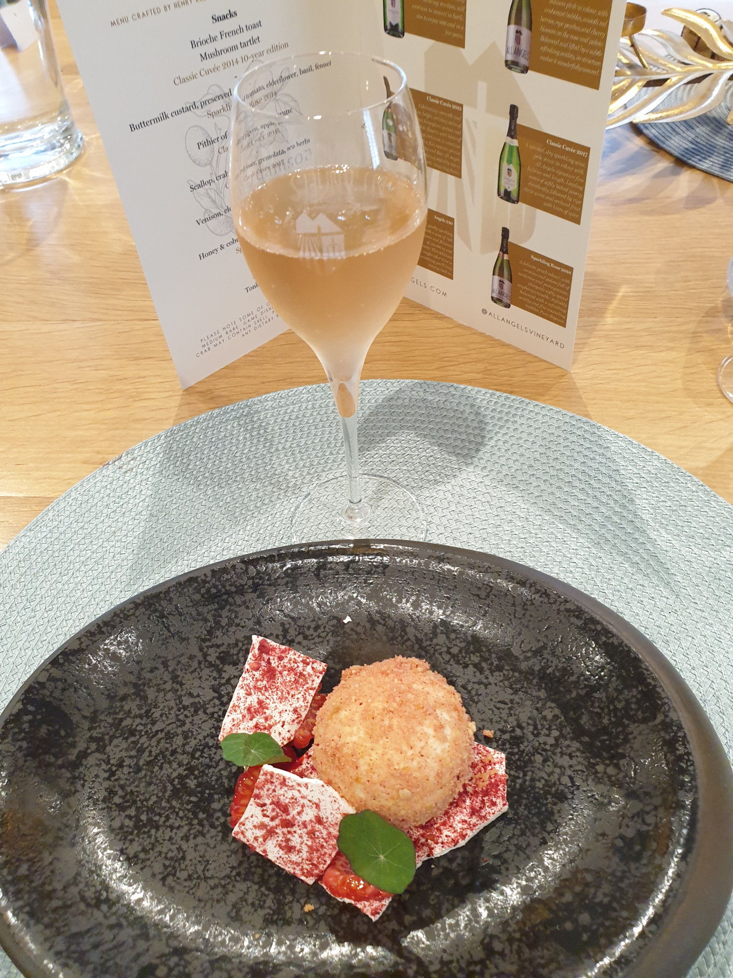 All Angels Sparkling Rosé 2018 and Chef Henry's dessert All Angels Sparkling Rosé 2018 and dessert