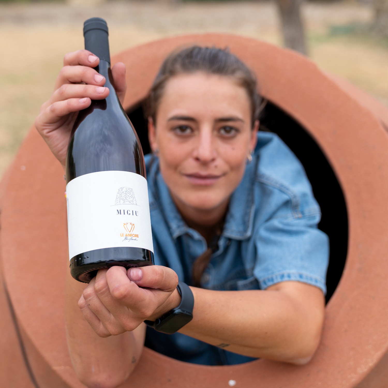 Elena Casadei with her amphora project Elena Casadei with her amphora project