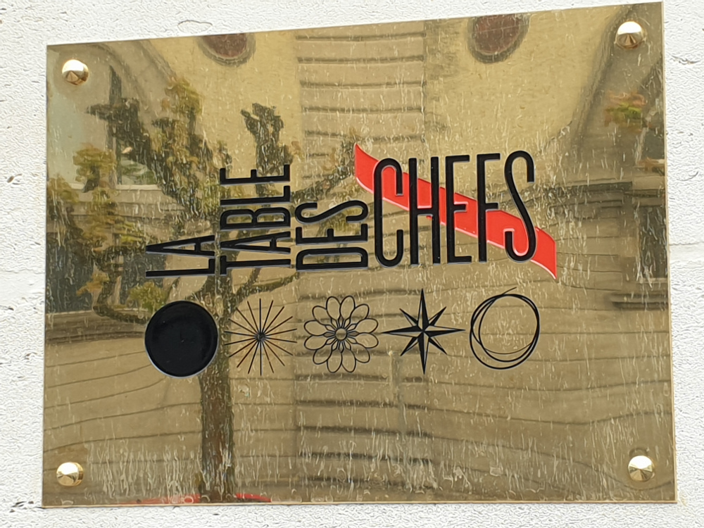 La Table des Chefs sign La Table des Chefs